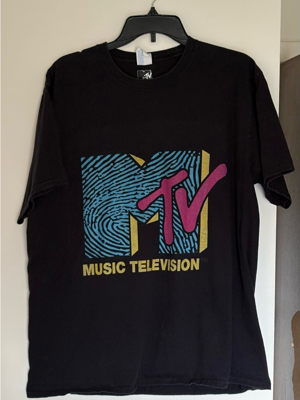 Retro-inspired MTV Music Television Blue Thumbprint Logo 100% Preshrunk Cotton